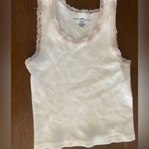 Brandy Melville Ronnie lace tank